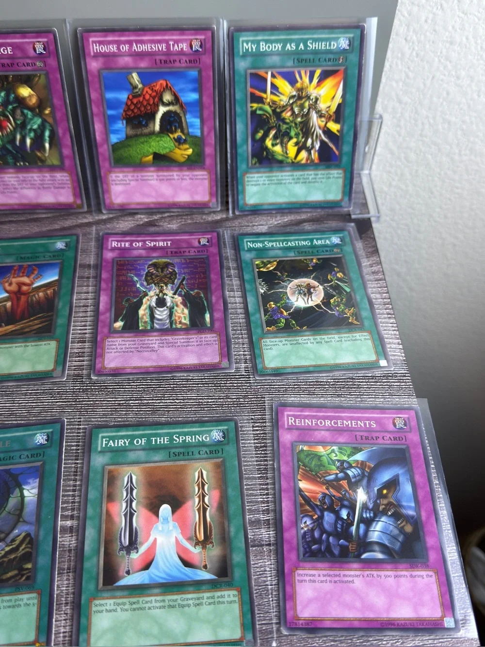 Yu-Gi-Oh Vintage Lot (20 Cards) – Skull Servant, Jar Robber, Traps/Spells Mix